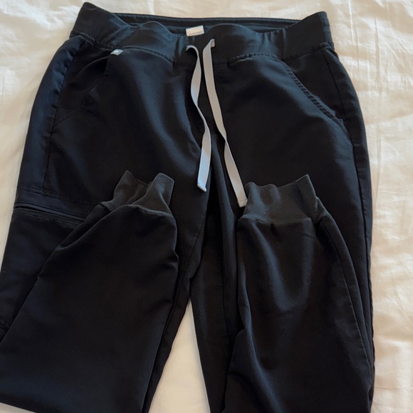 FIGS “zamora” Black scrub Jogger Pants - Picture 1 of 4